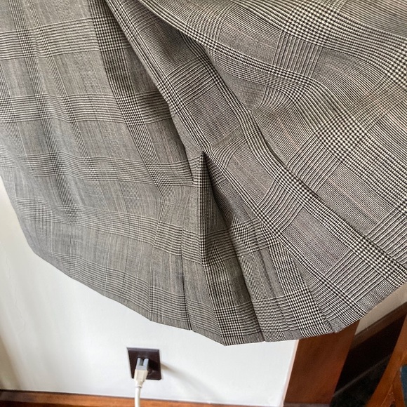 Vintage Brooks Brothers Suit early 1990’s Size 12. - Picture 10 of 13